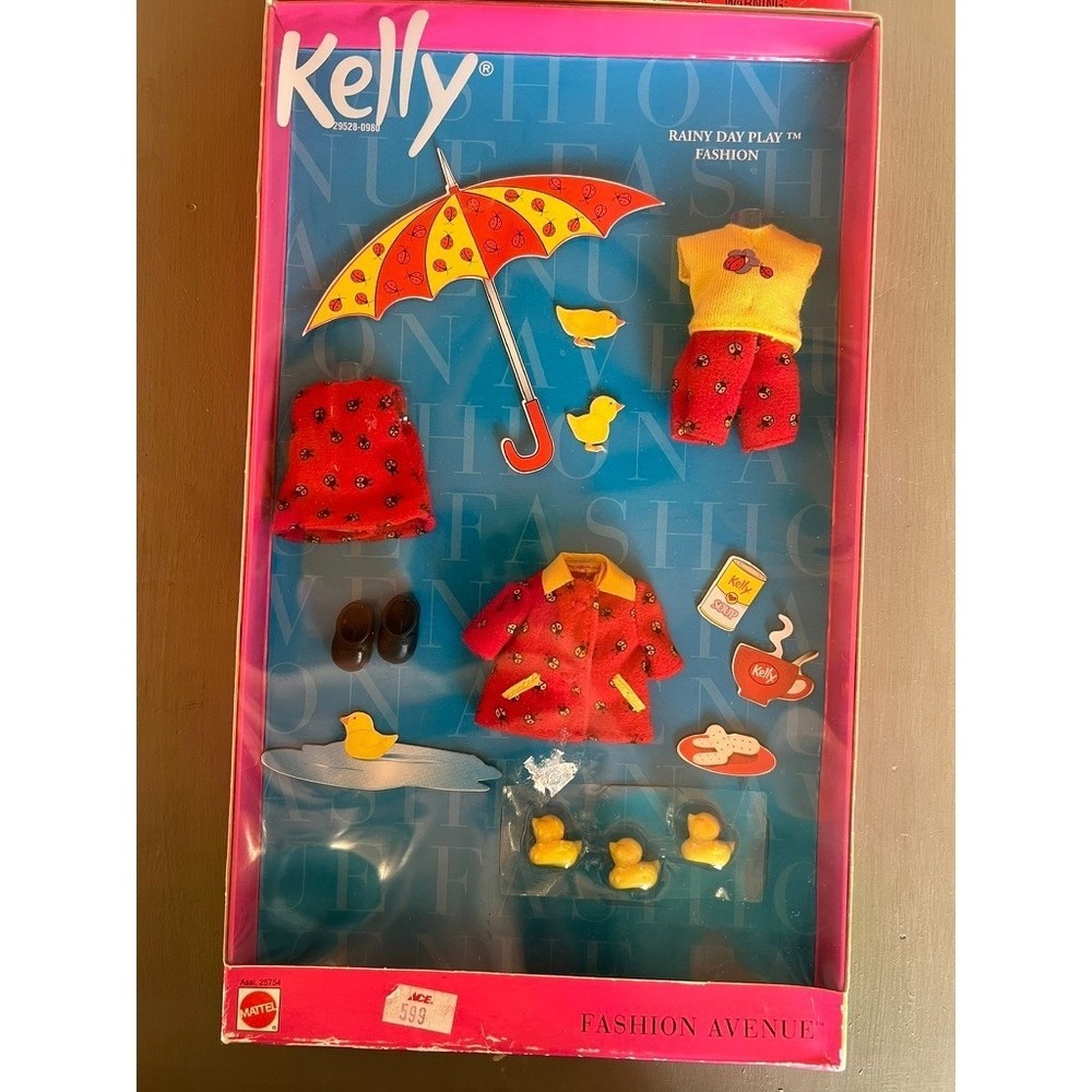 Mattel Kelly Fashion Avenue Rainy Day Play 2001 Red Ladybug Outfit NIB 29528